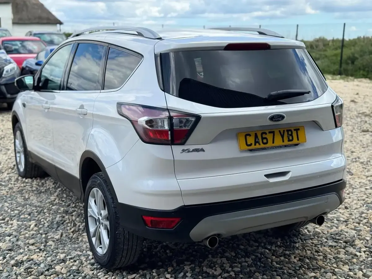 Used Ford Kuga Titanium 150 HP (110 kW) 2017 White SUV
