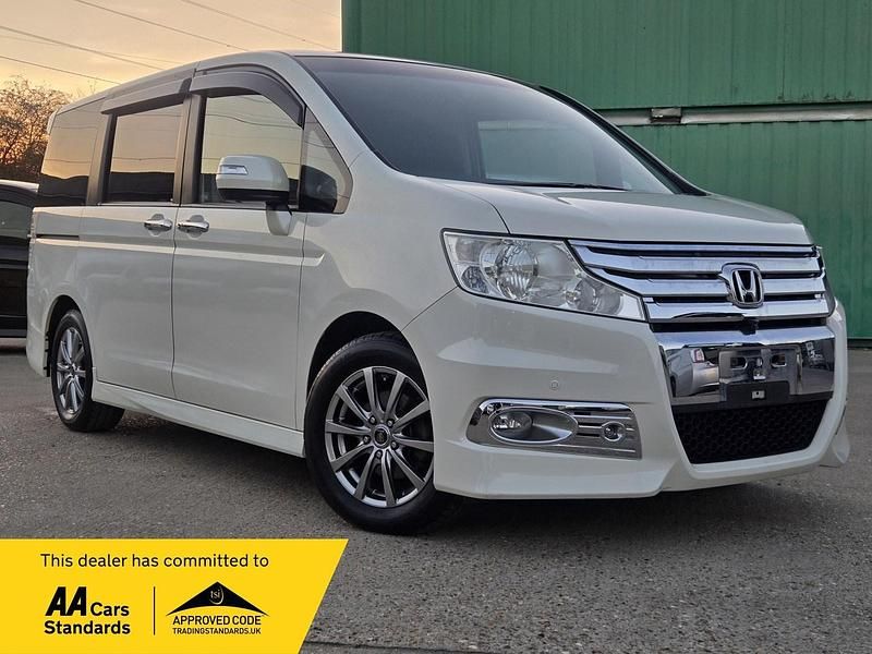 White Used 2012 Honda Stepwgn Van | £7,995 (Good price) - Image 1/4