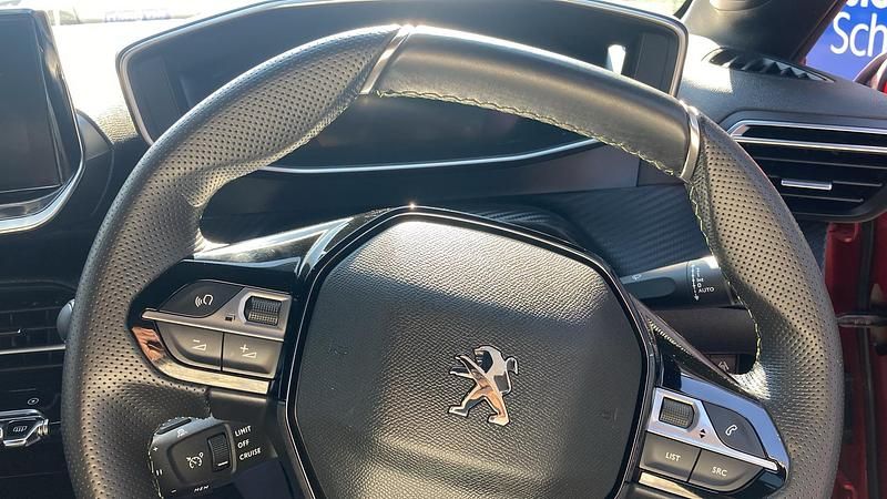 Used Peugeot e-208 Premium 100 kW (136 HP) 2022 Red Hatchback