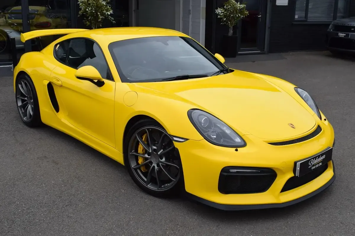Used Porsche Cayman GT4 385 HP (283 kW) 2015 Yellow Coupe