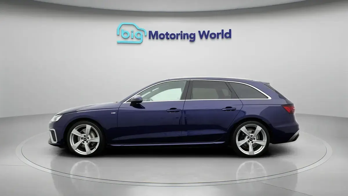Used Audi A4 S-Line 201 HP (147 kW) 2024 Blue Estate