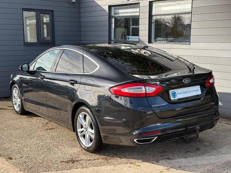 Used Ford Mondeo Titanium 180 HP (132 kW) 2015 Black Hatchback