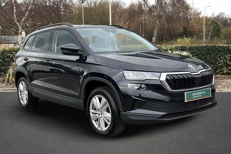 Black magic pearl effect Used 2024 Skoda Karoq SE Drive SUV | £22,000 (Fair price) - Image 1/4