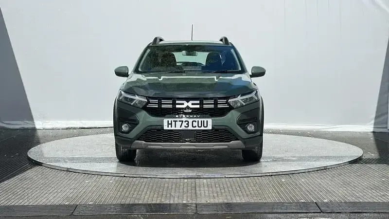 Gebraucht Dacia Sandero Expression 100 PS (73 kW) 2023 Grün Kleinwagen