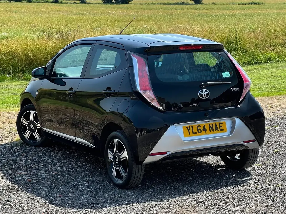 Used Toyota Aygo X-clusiv 68 HP (50 kW) 2014 Black Hatchback