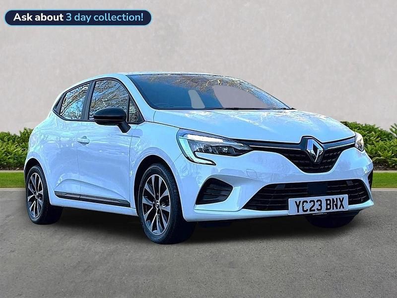 White Used 2023 Renault Clio V Evolution Hatchback | £15,199 (Good price) - Image 1/4