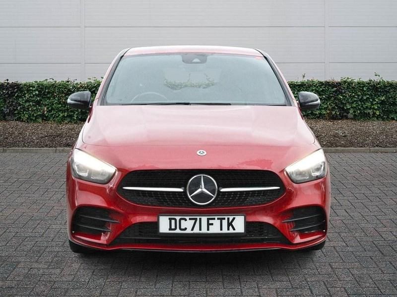 Used Mercedes B200 Executive 2022 Red MPV