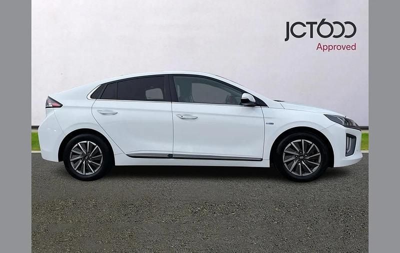 Used Hyundai Ioniq Premium SE 100 kW (136 HP) 2021 White Hatchback