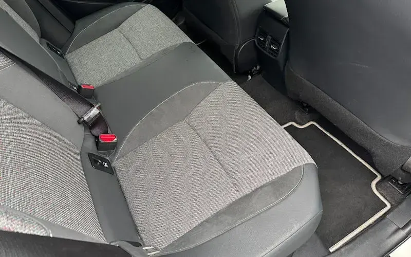 Used Toyota Corolla Design 140 HP (102 kW) 2025 Silver Estate