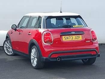 Usado Mini Cooper Exclusive 136 CV (100 kW) 2023 Rojo Utilitario