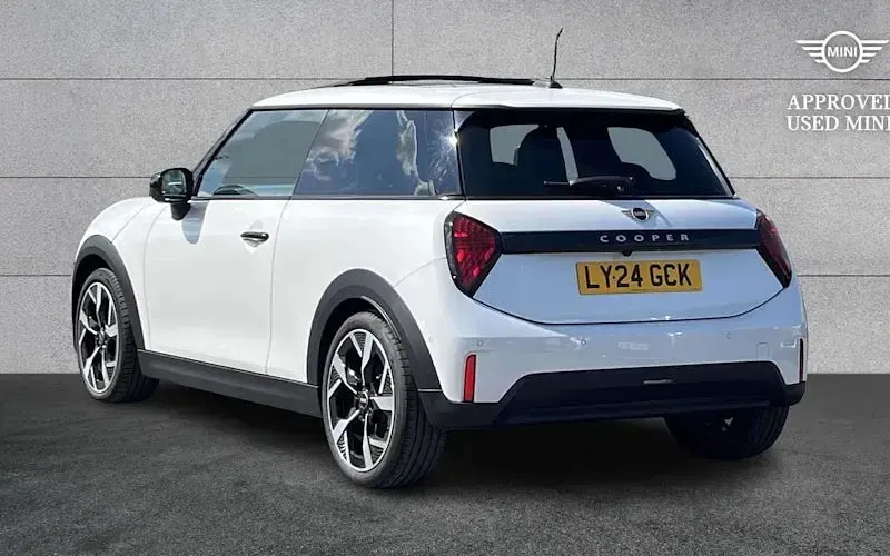 Used Mini Cooper Exclusive 114 kW (156 HP) 2026 Hatchback