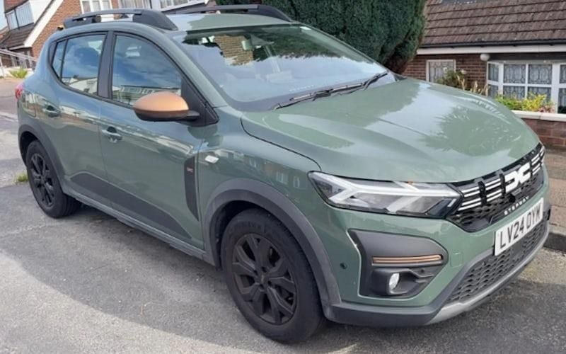 Green Used 2024 Dacia Sandero Extreme Hatchback | £14,799 (Good price) - Image 1/1