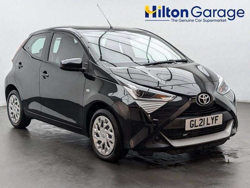 Black Used 2021 Toyota Aygo X-play Hatchback | £8,850 (Good price) - Image 1/4
