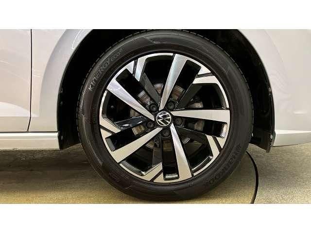 Begagnad VW Polo Life 95 HK (69 kW) 2023 Silver Halvkombi