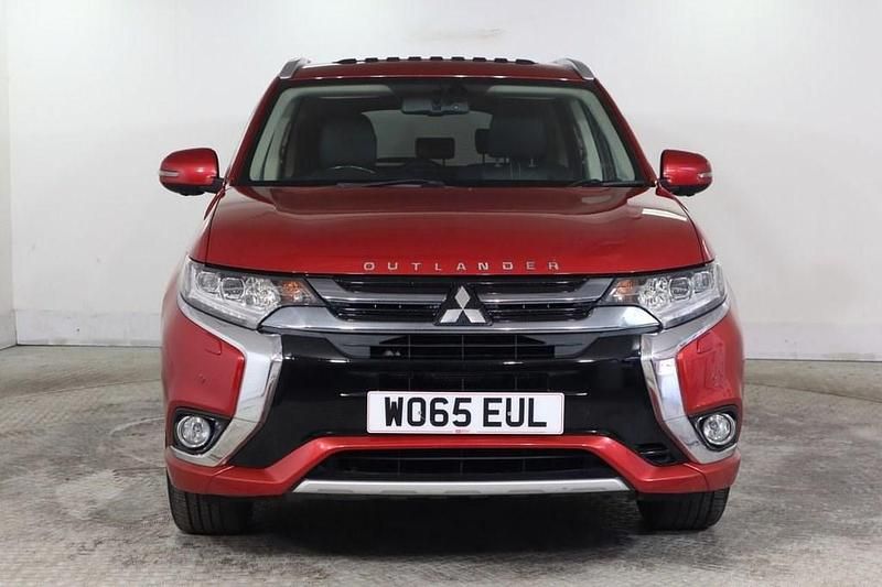 Used Mitsubishi Outlander 200 HP (147 kW) 2016 Red SUV