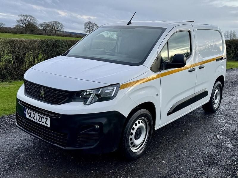 Used Peugeot Partner 2021 White MPV