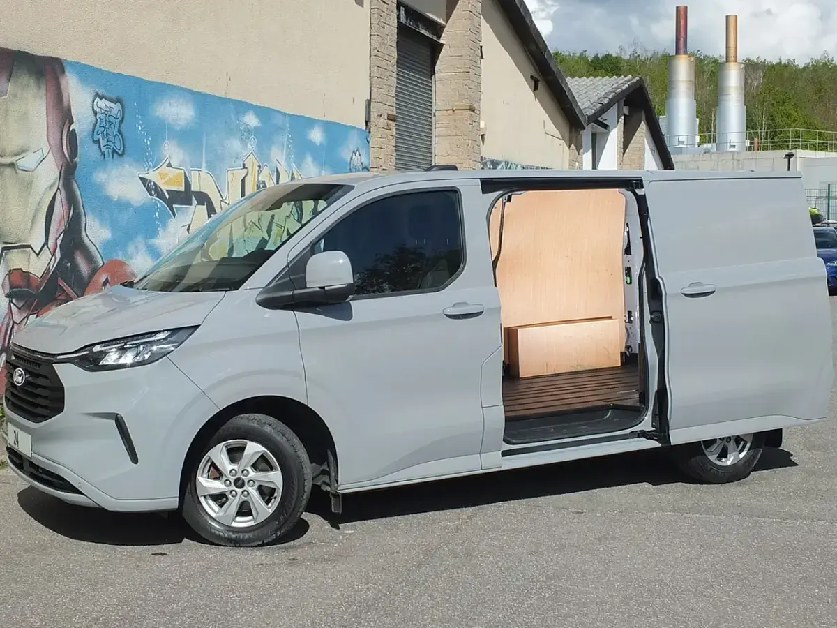 Used Ford Transit Custom Limited 136 HP (100 kW) 2024 Grey Van
