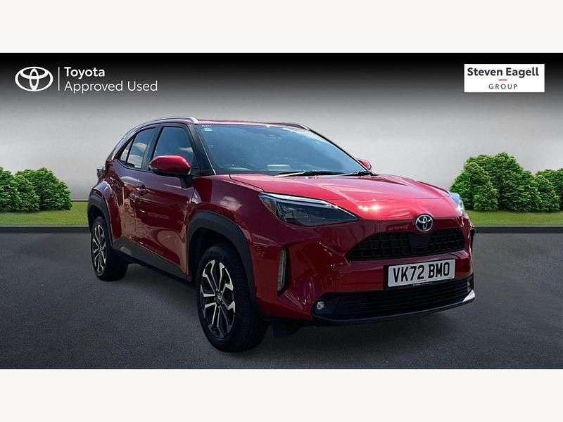 Red Used 2022 Toyota Yaris Hybrid Design SUV | £20,177 (Fair price) - Image 1/3