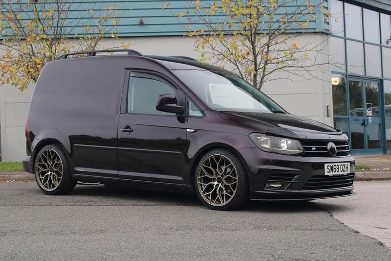 Mauve/purple Used 2019 VW Caddy Highline MPV | £17,995 - Image 1/4