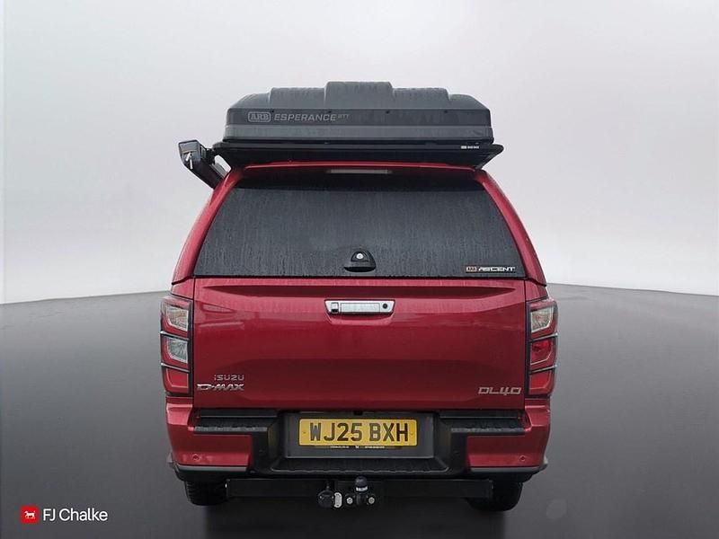 New Isuzu D-Max 164 HP (120 kW) 2025 Red Pickup