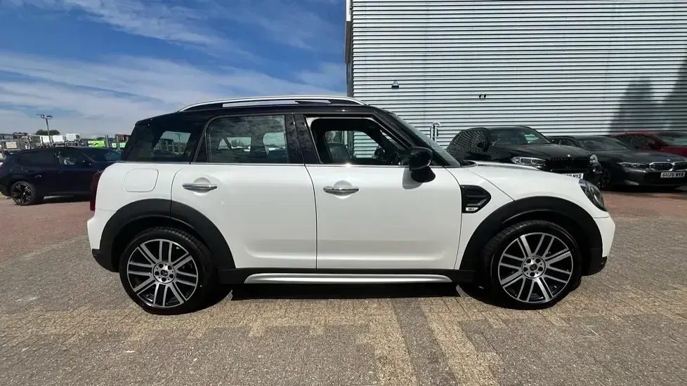 Used Mini Cooper Countryman Exclusive 134 HP (98 kW) 2023 White SUV