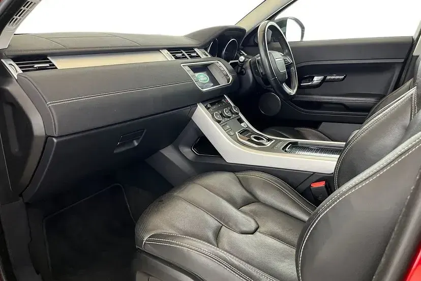Used Land Rover Range Rover evoque Dynamic 190 HP (139 kW) 2015 Firenze red SUV