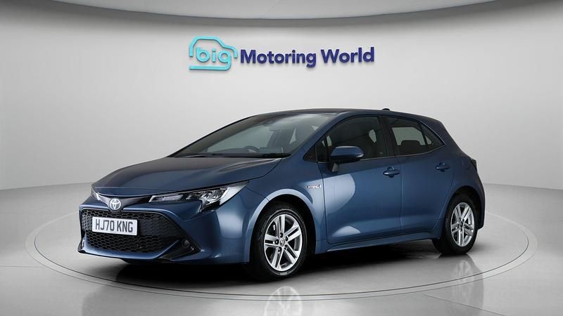Used Toyota Corolla 121 HP (88 kW) 2020 Blue Hatchback