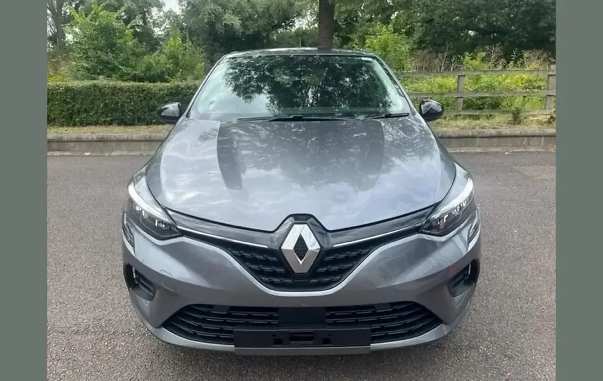 Used Renault Clio Evolution 90 HP (66 kW) 2023 Shadow grey  Hatchback