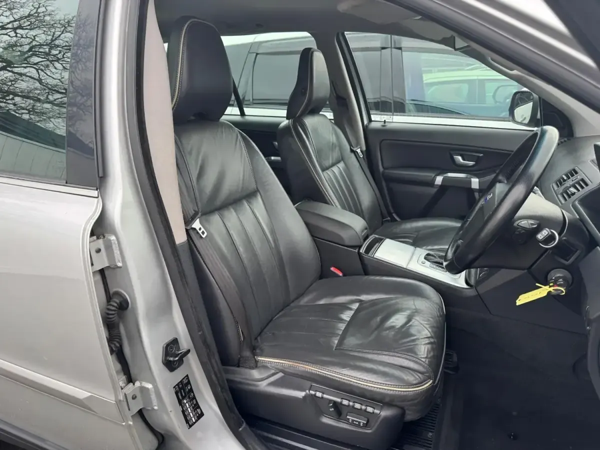 Usado Volvo XC90 SE 200 HP (147 kW) 2011 Prateado SUV