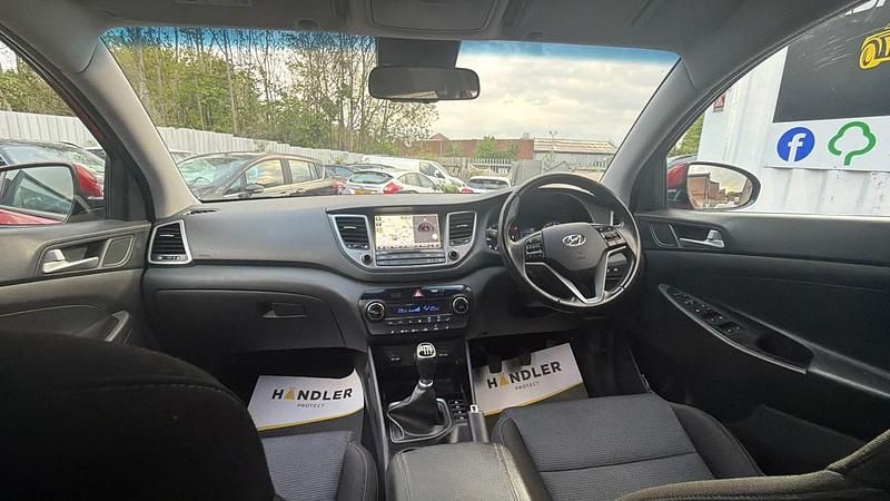 Gebraucht Hyundai Tucson SE 115 PS (84 kW) 2018 Rot SUV