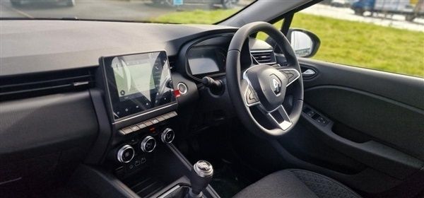 Used Renault Clio V Evolution 90 HP (66 kW) 2024 Black  Hatchback