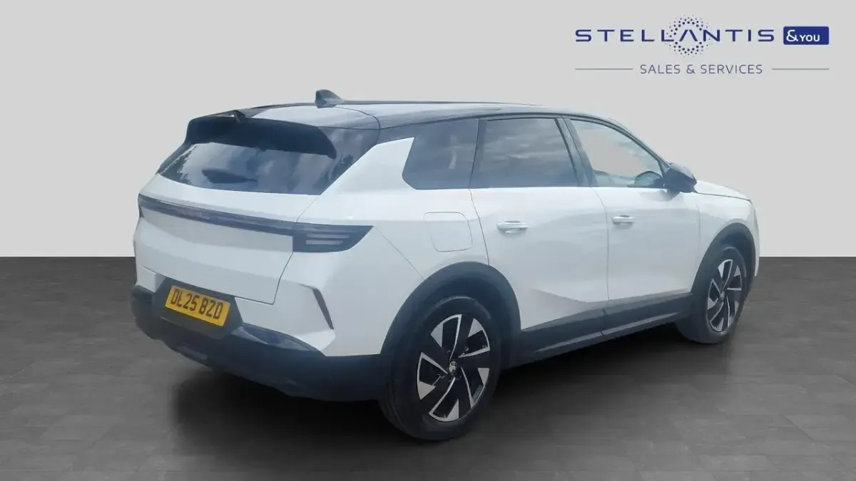 Used Vauxhall Grandland X Ultimate 134 HP (98 kW) 2025 White SUV