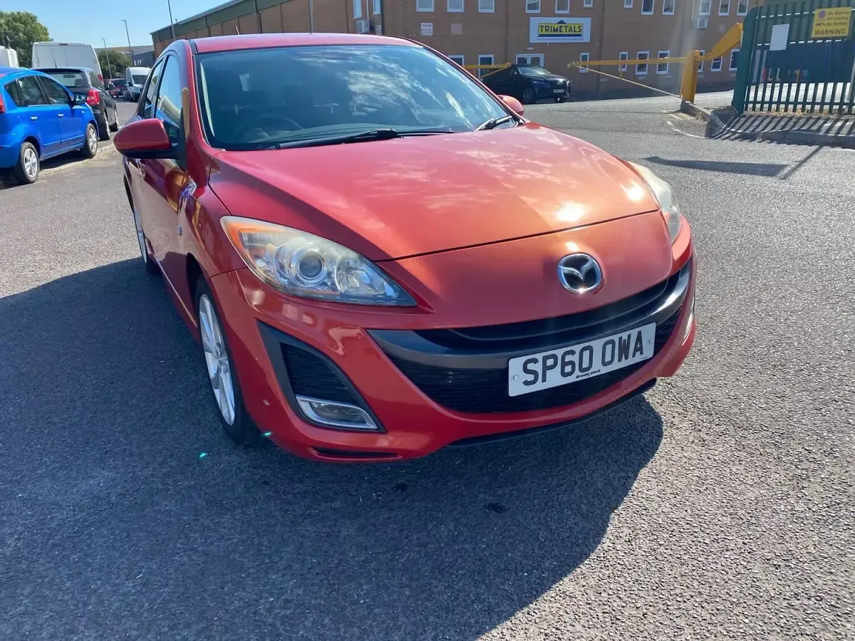 Used Mazda 3 105 HP (77 kW) 2010 Red Hatchback