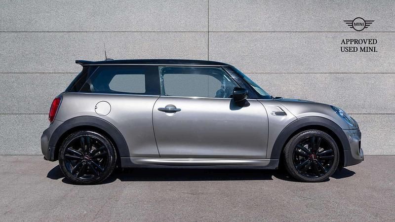 Begagnad Mini Cooper Hatch 134 HK (98 kW) 2019 Silver Halvkombi