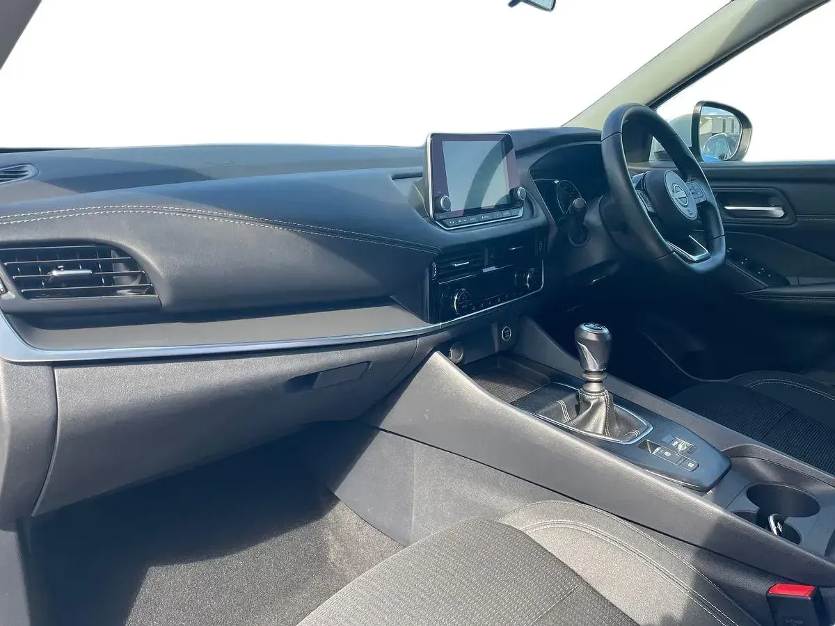 Used Nissan Qashqai Acenta Premium 140 HP (102 kW) 2023 White SUV
