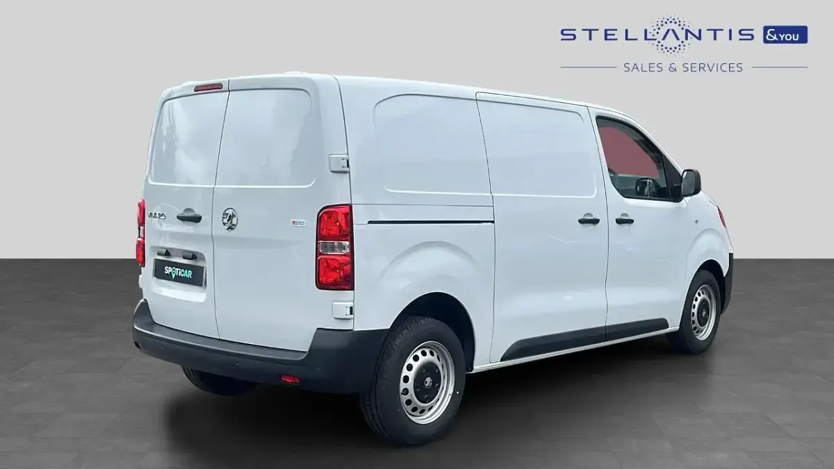 Used Vauxhall Vivaro S 118 HP (86 kW) 2024 White MPV
