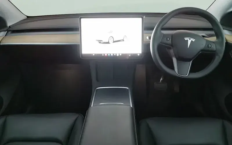 Used Tesla Model Y Standard Range 219 kW (299 HP) 2024 SUV