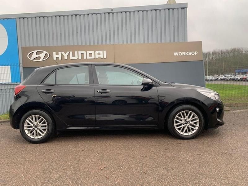 Used Kia Rio 2017 Black Hatchback