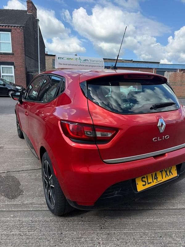 Used Renault Clio IV Dynamique 2014 Red Hatchback