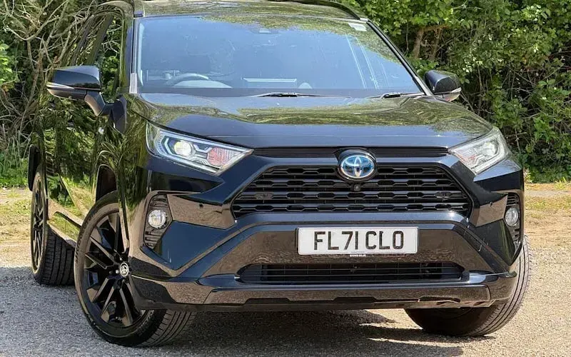 Usado Toyota RAV4 Edition 218 HP (160 kW) 2021 SUV
