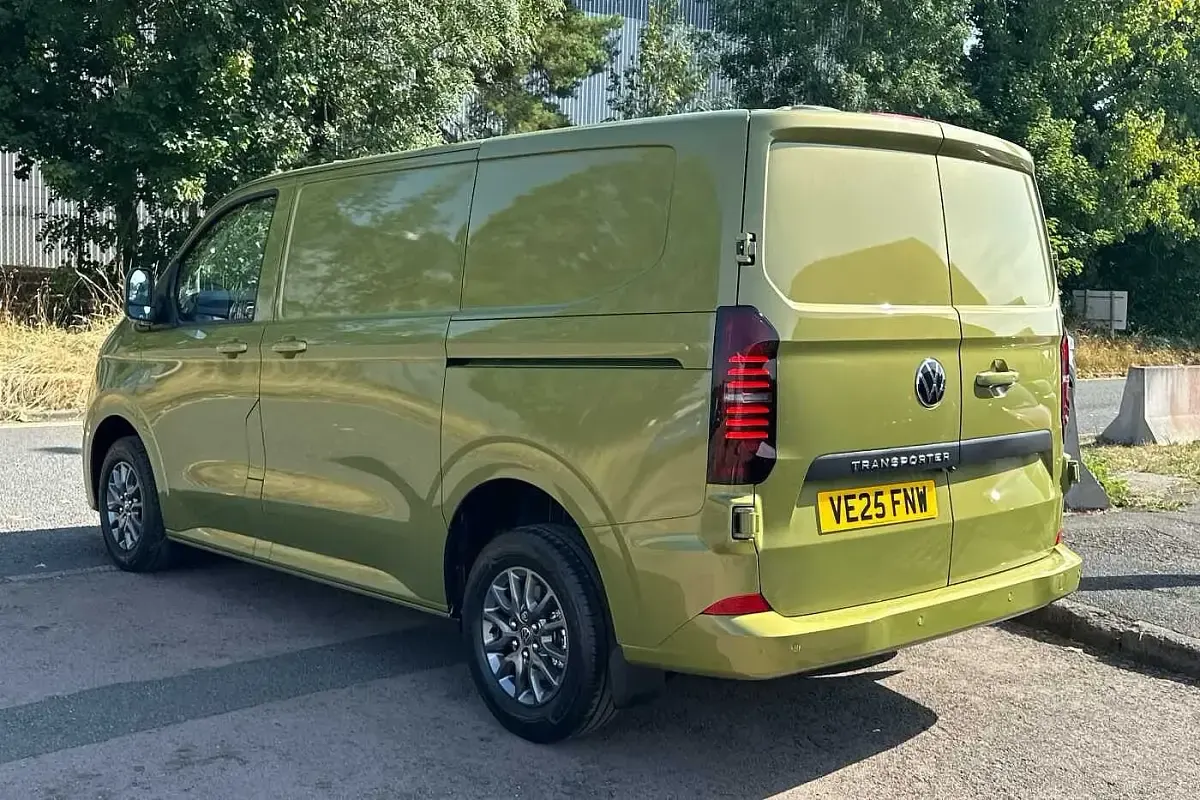 New VW T7 Pro 2025 Warm green metallic Van