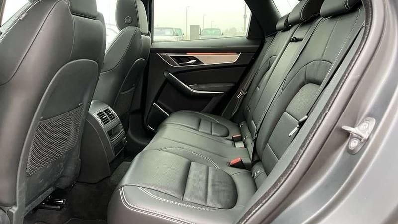 Used Jaguar F-Pace R-Dynamic 204 HP (150 kW) 2023 Red SUV