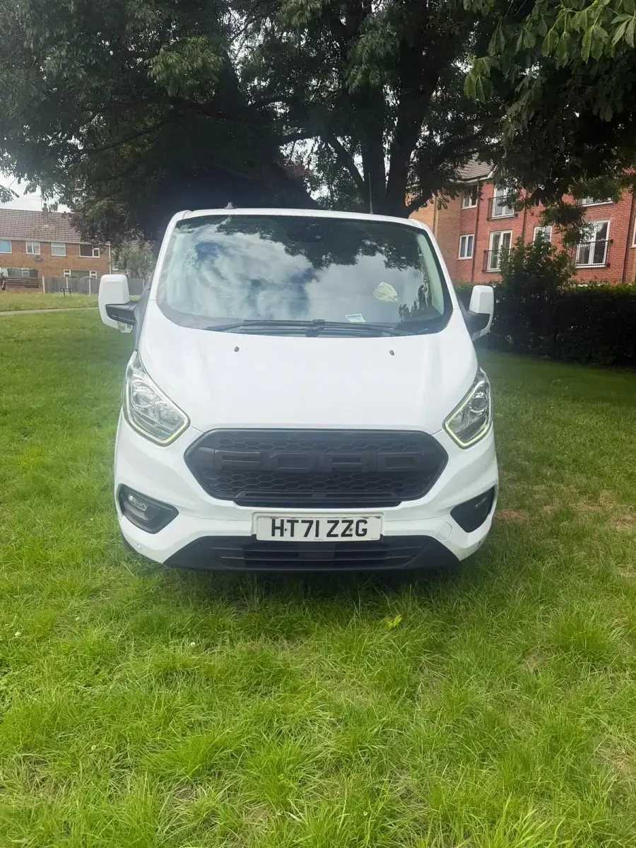 Used Ford Transit Custom Limited 130 HP (95 kW) 2022 White Van