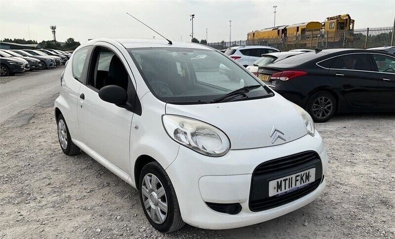 White Used 2011 Citroën C1 VTR Sport Hatchback | £1,993 (Fair price) - Image 1/4