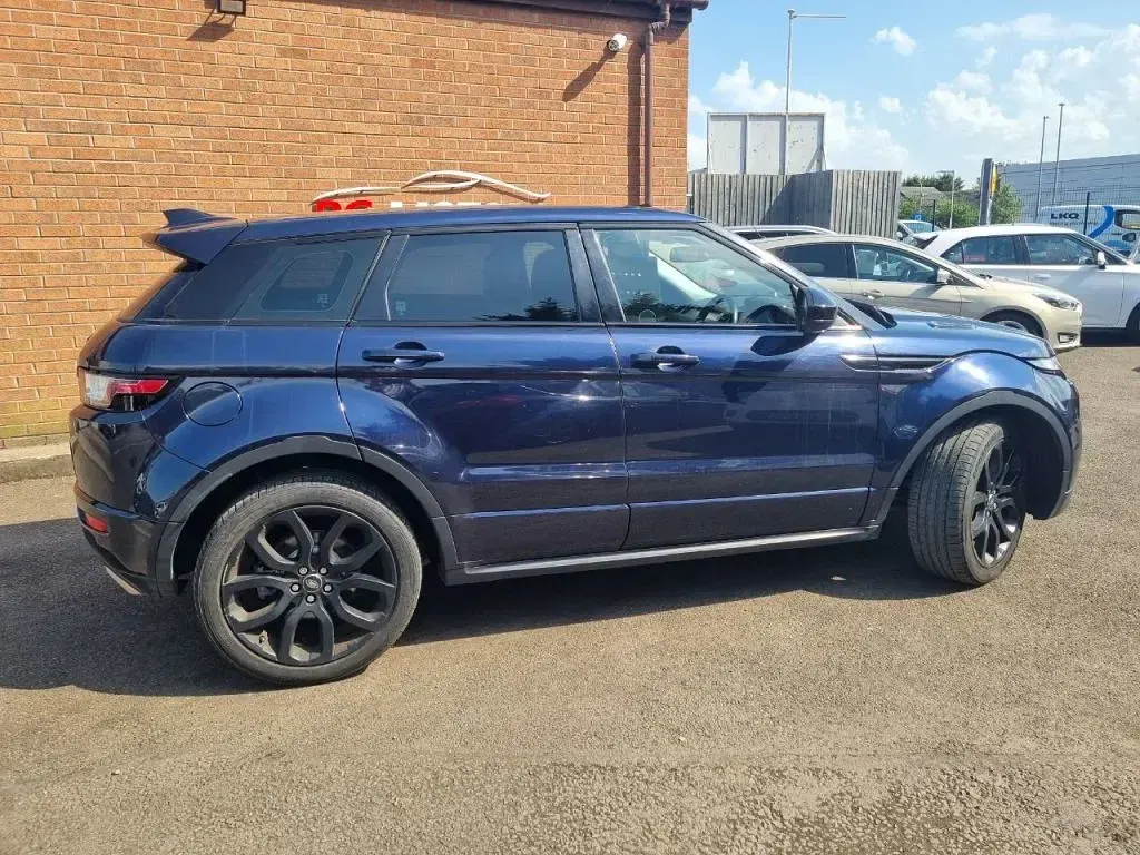 Used Land Rover Range Rover evoque HSE Dynamic 177 HP (130 kW) 2015 Blue Estate