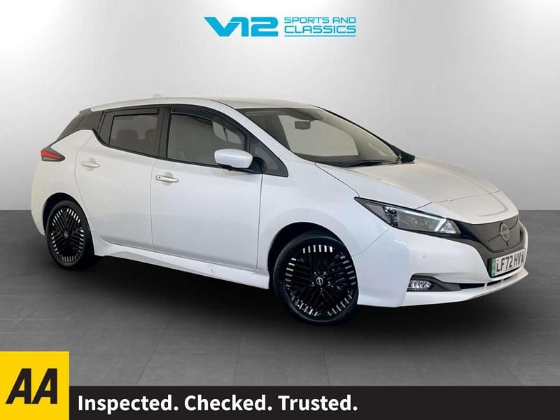 Begagnad Nissan Leaf Tekna 110 kW (150 HK) 2022 Vit Halvkombi