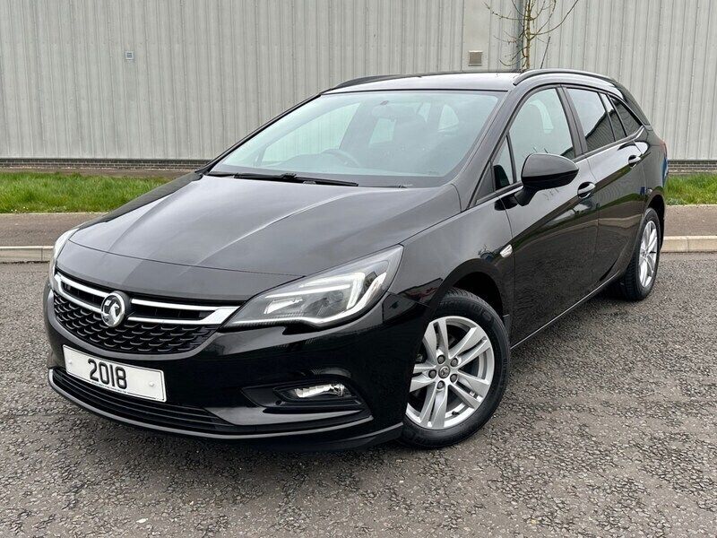 Second-hand Vauxhall Astra Design Edition 110 CP (80 kW) 2018 Negru Hatchback