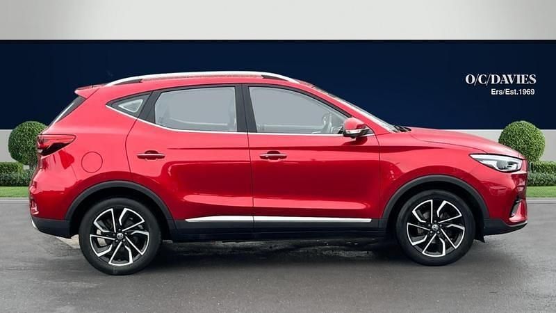 Used MG ZS Exclusive 111 HP (81 kW) 2022 Red Hatchback