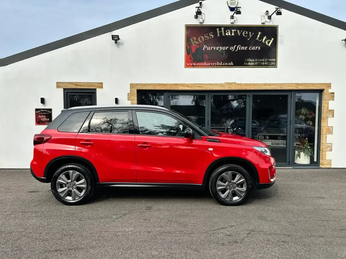 Gebraucht Suzuki Vitara SZ-T 116 PS (85 kW) 2023 Rot SUV