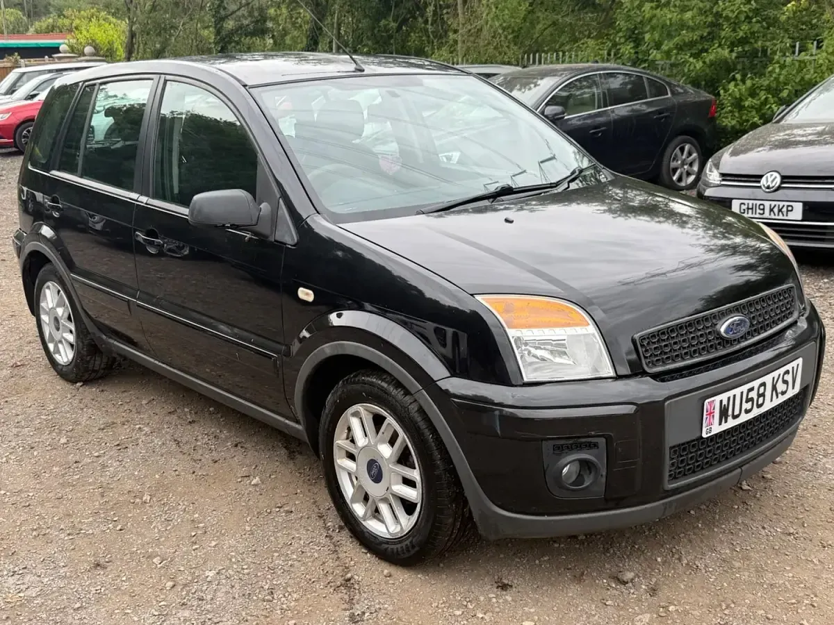 Used Ford Fusion Zetec 101 HP (74 kW) 2008 Black Hatchback